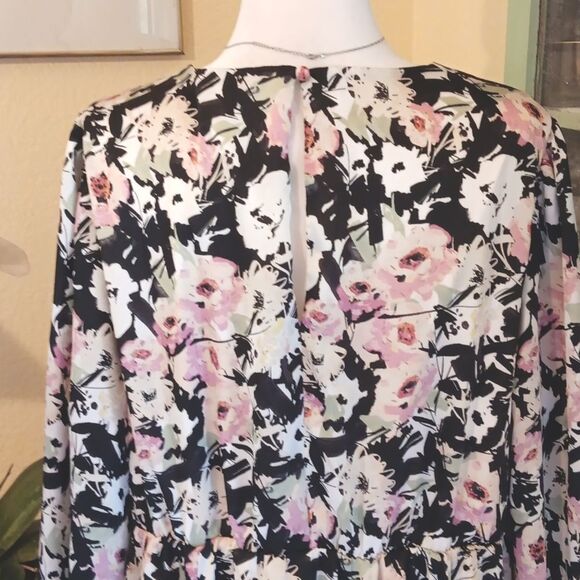 Torrid Black and Pink Floral Blouse . Garden Girl. Wedding Guest. Sunday Brunch - Picture 10 of 16